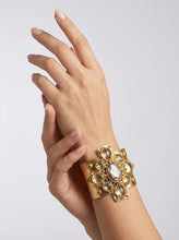 Load image into Gallery viewer, The Ave Contessa Cuff